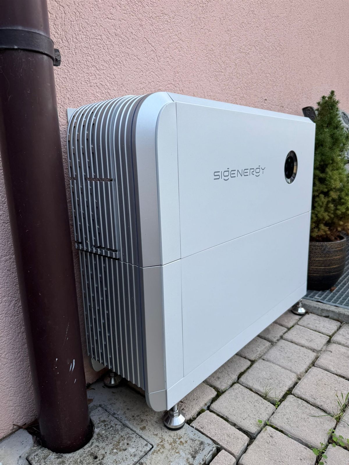 Batterie de stockage Sigenergy installée par Abelarti à Mont-sur-Rolle, canton de Vaud